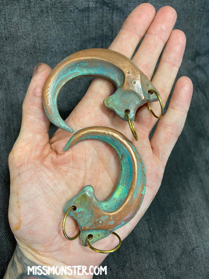 COLD CAST IRON CLAW PENDANT