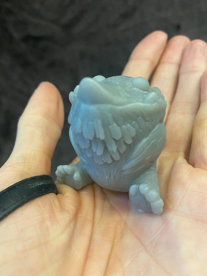 BLANK FAFFNUFF CAST FIGURE- PLAIN GREY
