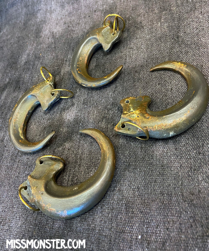 COLD CAST IRON CLAW PENDANT