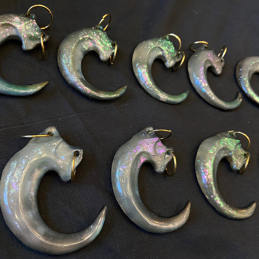 **SLIGHTLY IMPERFECT ** IRIDESCENT FLAKE HEAT CHANGE CLAW PENDANT
