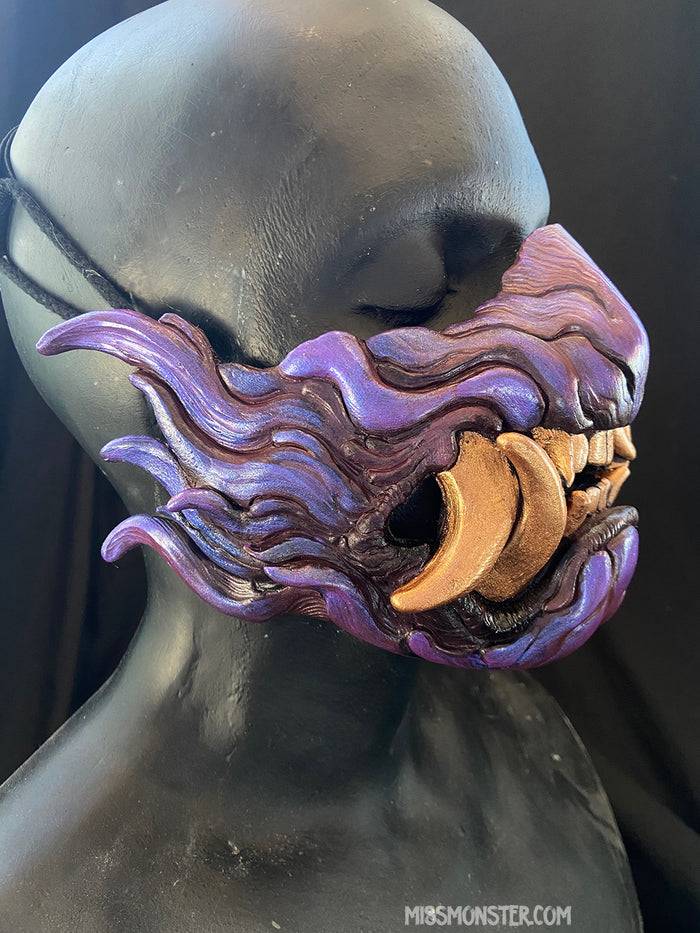 SNARL HALF MASK- PAINTED